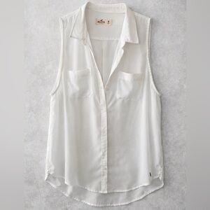 🤍 Hollister Sleeveless Button-Up Blouse – Size M 🤍